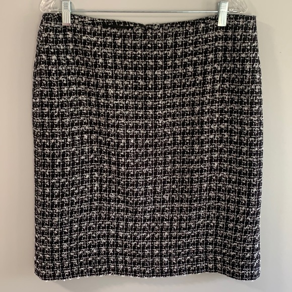 Talbots Dresses & Skirts - Talbots Tweed Pencil Skirt in Black & White Tweed